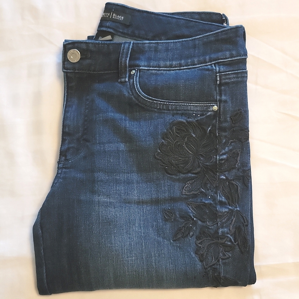 WHBM Medium Wash Slim Leg Jeans W/Black Flowers & Accent Stones 🖤